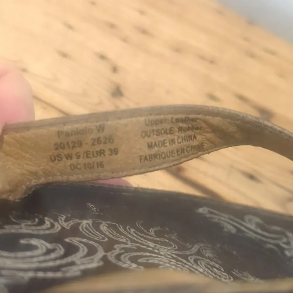OluKai Hawaiian Inspired Brown Leather Sandals Women's Size 9